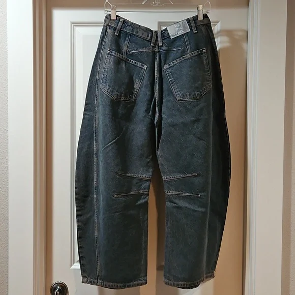 Free People Good Luck Barrel Jeans Mid Rise Distressed Relaxed Ian Indigo 28 NWT - Picture 4 of 16